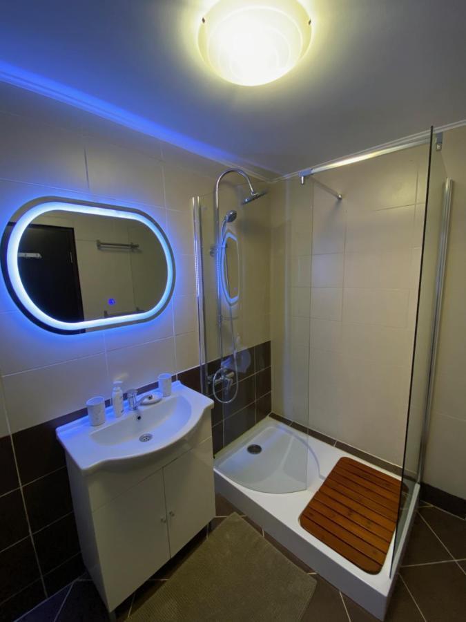 Апартаменты Ioana'S Apartament Синая Экстерьер фото